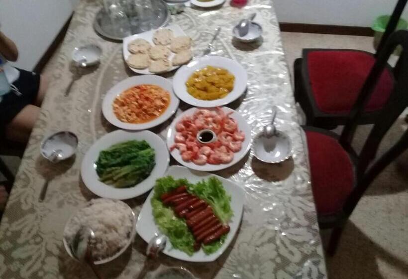 Quarto Triplo Standard com Balcão, Galle Rest Home