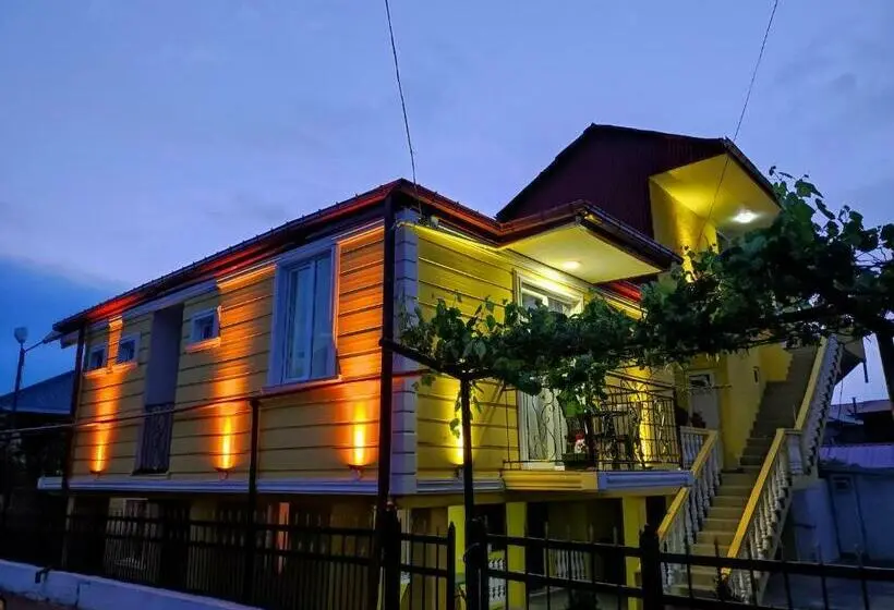 اتاق استاندارد با سرویس بهداشتی مشترک, Kobuleti Guest House