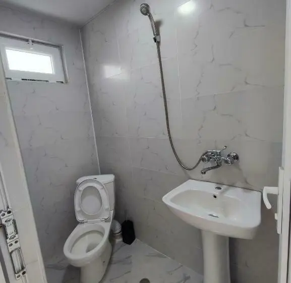 اتاق استاندارد با سرویس بهداشتی مشترک, Kobuleti Guest House