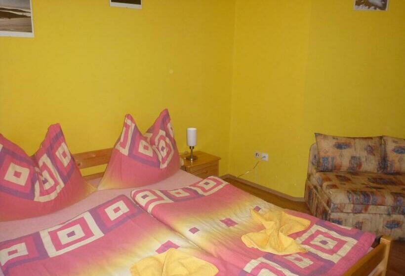 标准三人间, Penzion Hakl