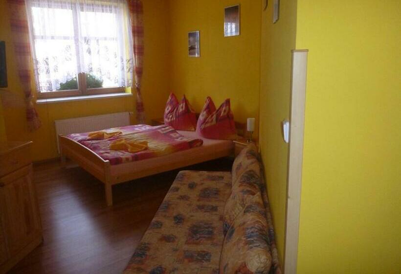 标准三人间, Penzion Hakl