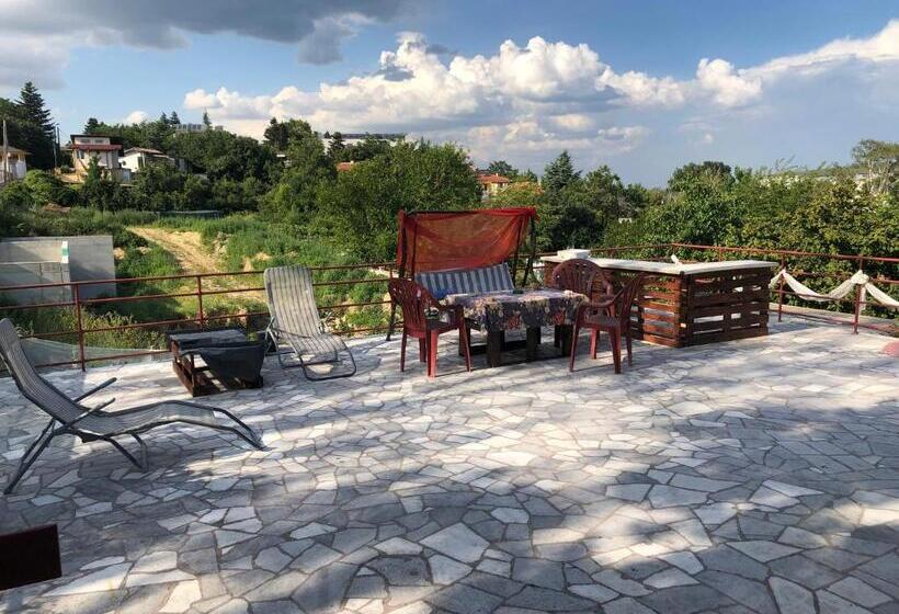 اتاق خانوادگی, Surf House Villa Rose I Po3a L