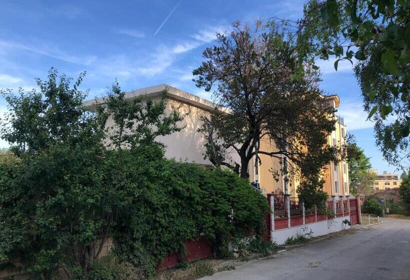 اتاق خانوادگی, Surf House Villa Rose I Po3a L