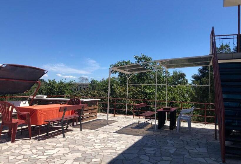 اتاق خانوادگی با چشم‌انداز جانبی دریا, Surf House Villa Rose I Po3a L