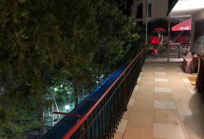 آپارتمان 1 خوابه با چشم‌انداز باغ, Surf House Villa Rose I Po3a L