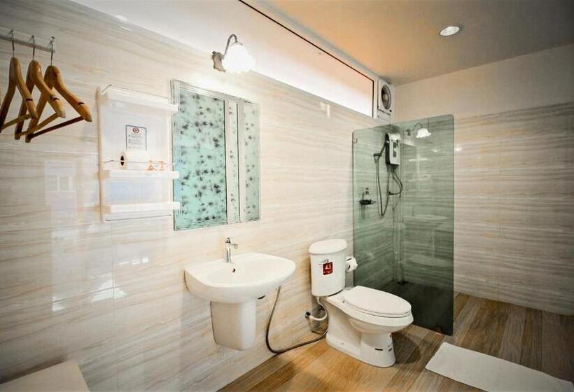 بنجلو قياسى, Yoko River Kwai Resort