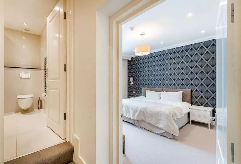 2 Bedroom Deluxe Apartment