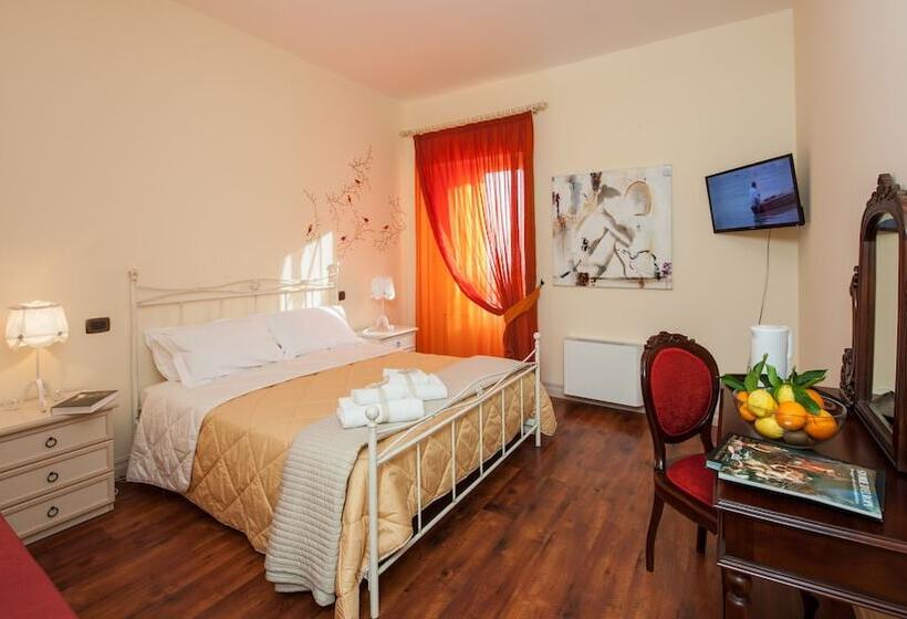 اتاق استاندارد با تخت بزرگ, Garibaldi 61