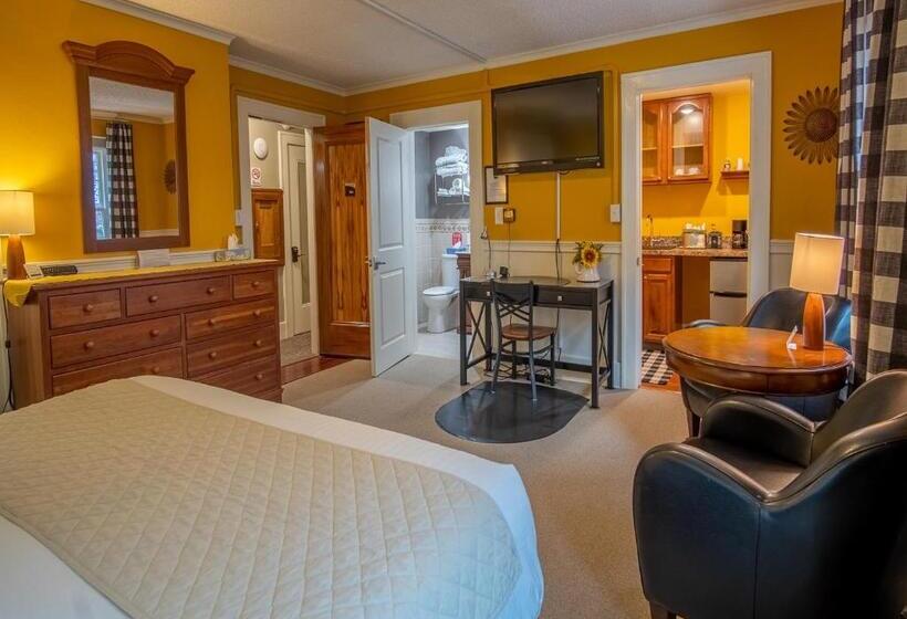 Superior Szoba King Size Bed, Dushore