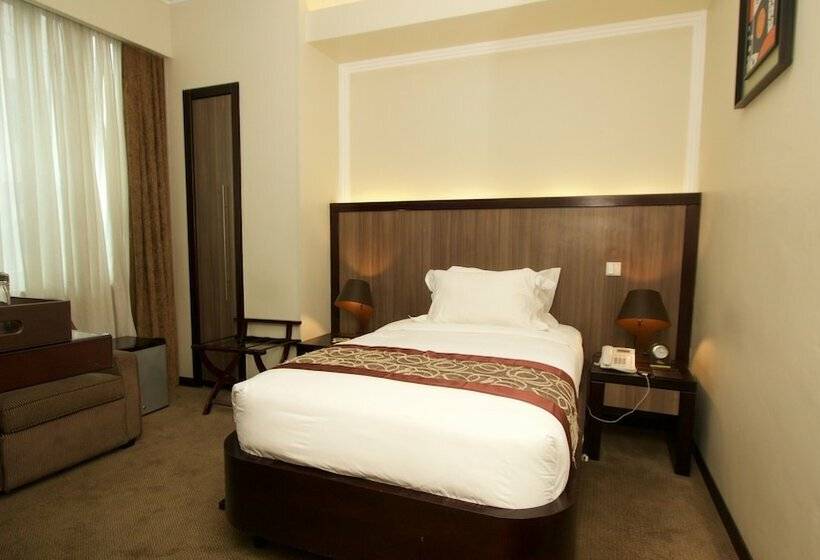 اتاق استاندارد یک نفره, Elilly International