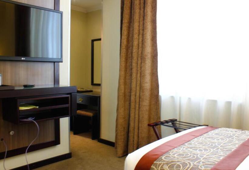 اتاق استاندارد یک نفره, Elilly International