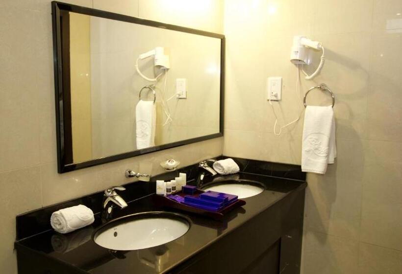 سوییت جونیور, Elilly International