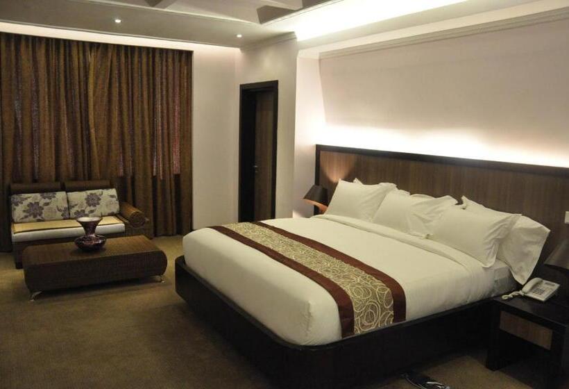 سوییت اجرایی, Elilly International