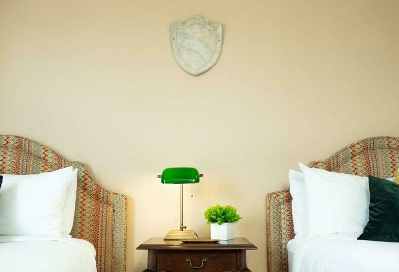 غرفة سوبيريور, Viata