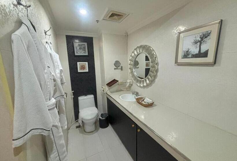 سوئیت پرزیدنت, Lido De Paris