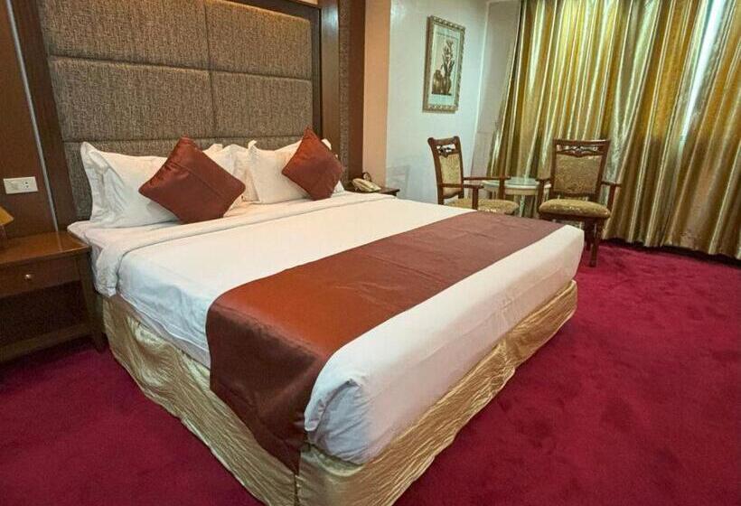 سوئیت پرزیدنت, Lido De Paris