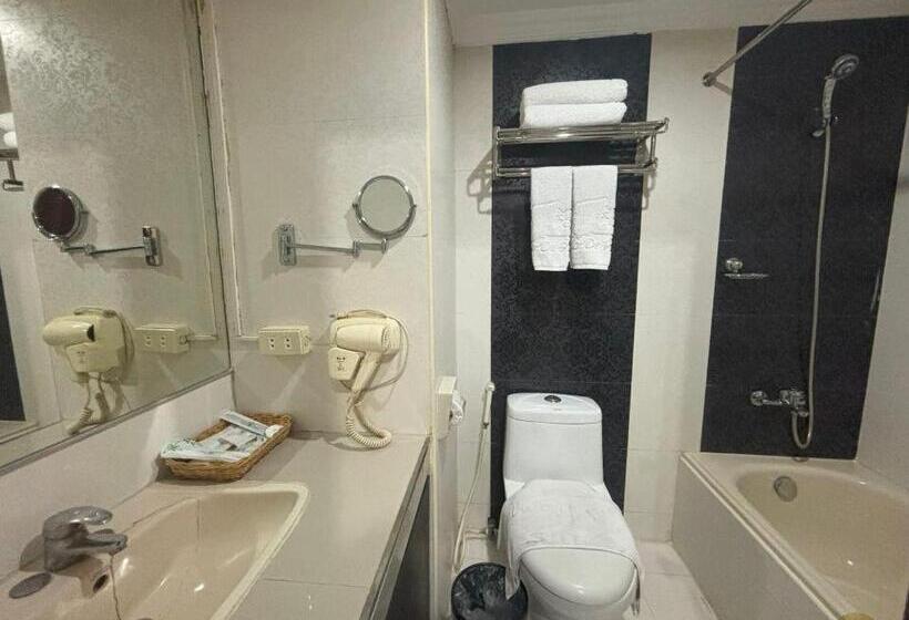 سوئیت 2 خوابه, Lido De Paris