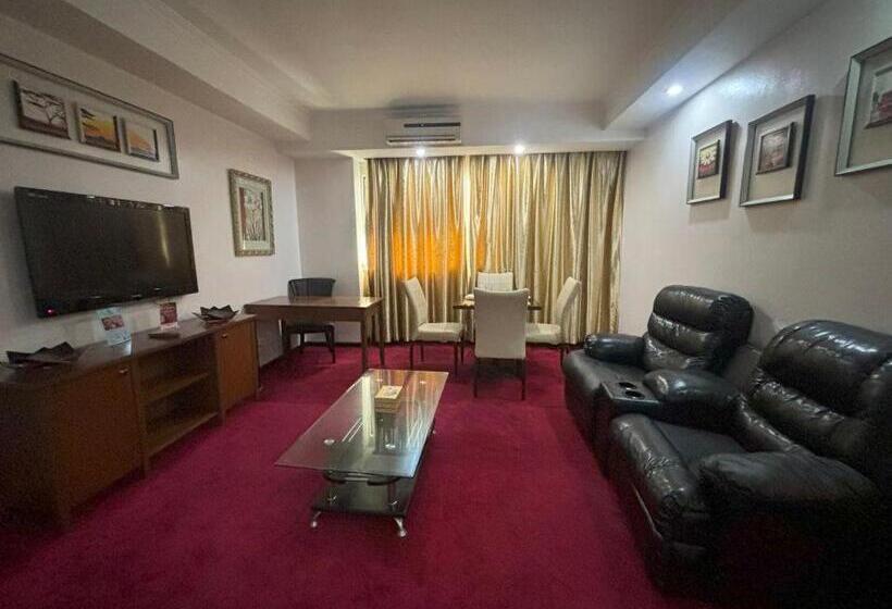 سوئیت 2 خوابه, Lido De Paris