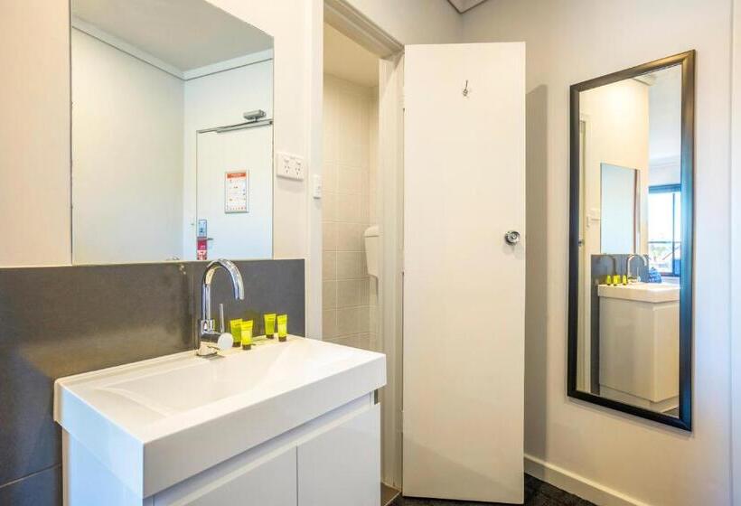 스탠다드 스튜디오, Nightcap At Rose & Crown