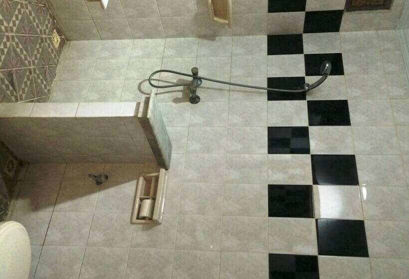 豪华房间, Sri Ratu