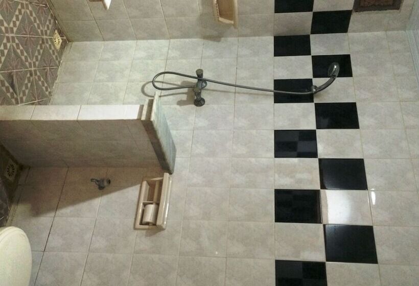 豪华房间, Sri Ratu