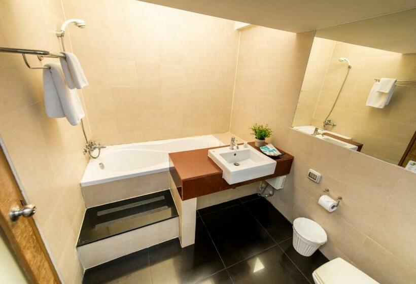 استودیوی سوپریور, Laemtong Serviced Apartment