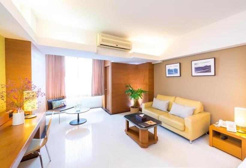 اتاق استاندارد سه نفره, Laemtong Serviced Apartment