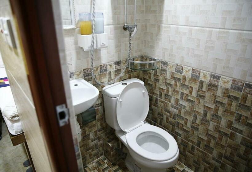 اتاق استاندارد یک نفره, Legend Guest House