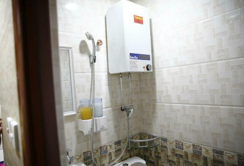 اتاق استاندارد یک نفره, Legend Guest House