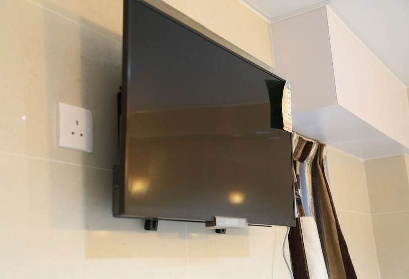 اتاق استاندارد سه نفره, Legend Guest House