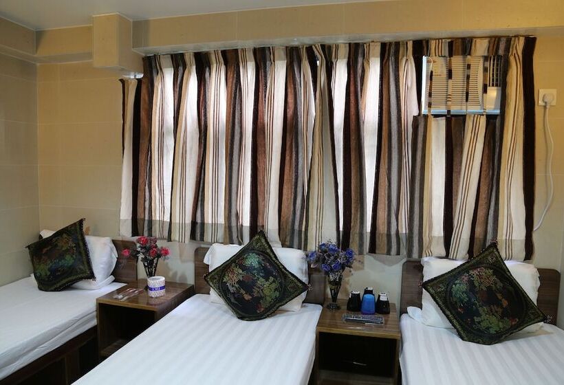 اتاق استاندارد سه نفره, Legend Guest House