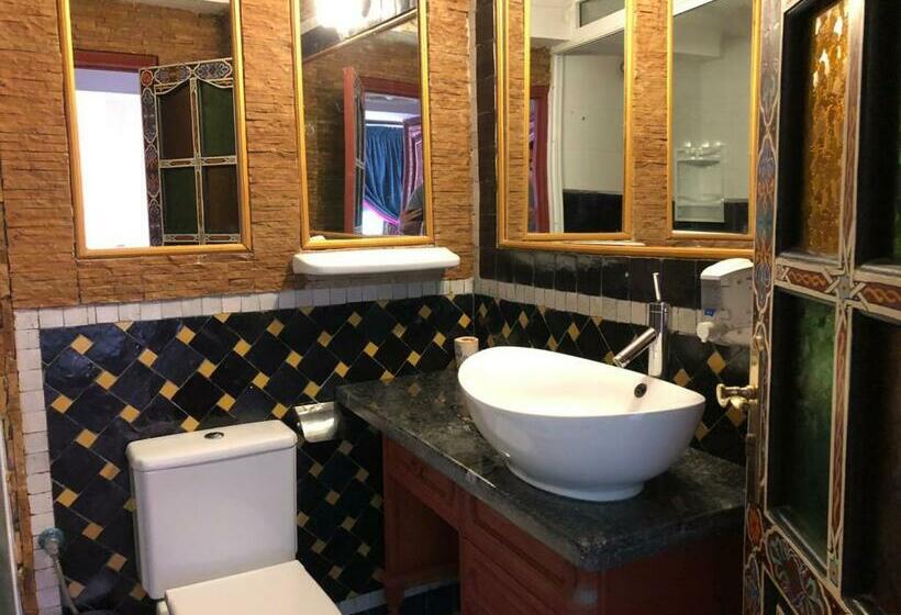デラックスルーム, Malabata Guest House