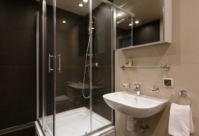 Escritório Estándar, Aparthotel Vertical