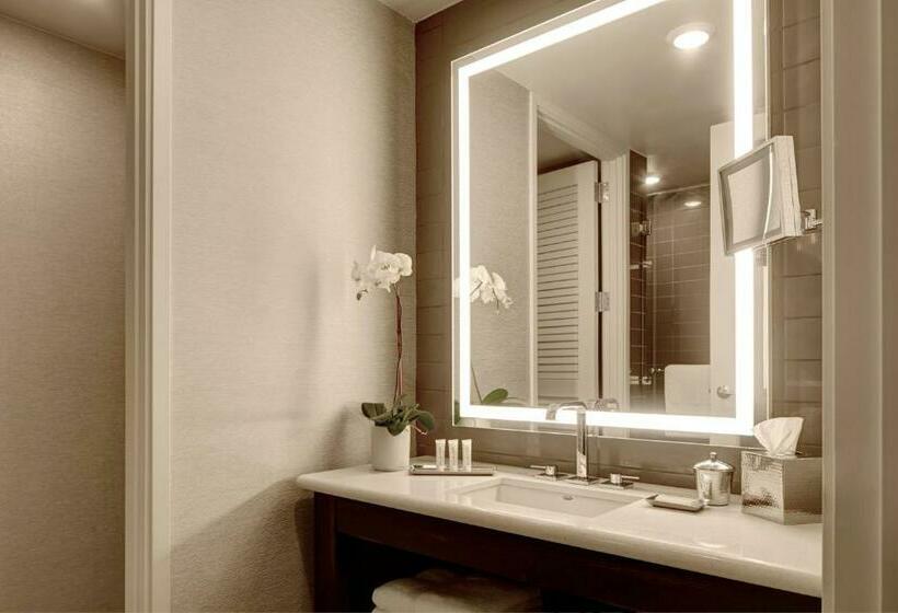 جناح سرير كينج, Archer Hotel Austin