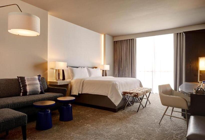 جناح سرير كينج, Archer Hotel Austin