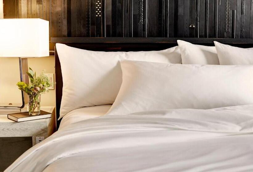 جناح سرير كينج, Archer Hotel Austin