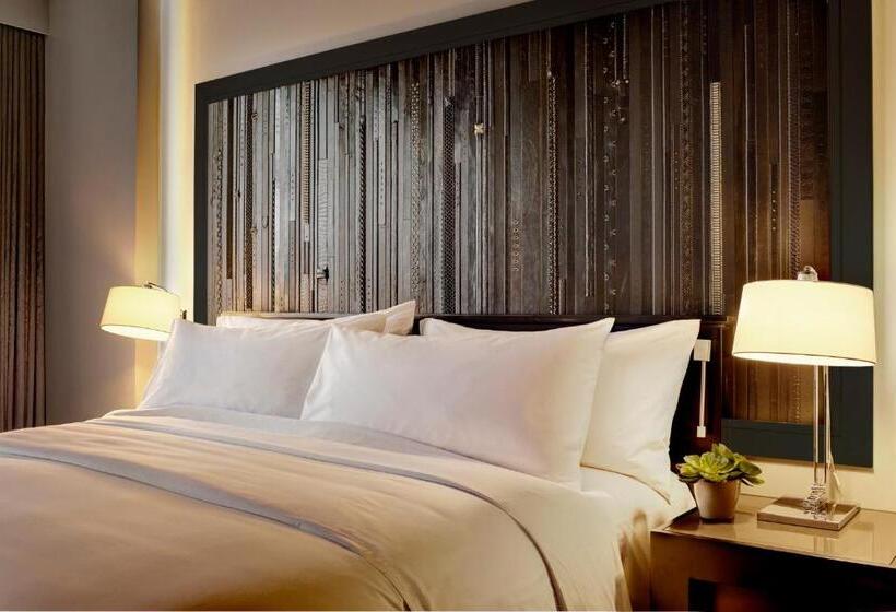 جناح سرير كينج, Archer Hotel Austin