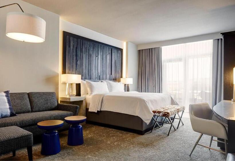 جناح سرير كينج, Archer Hotel Austin