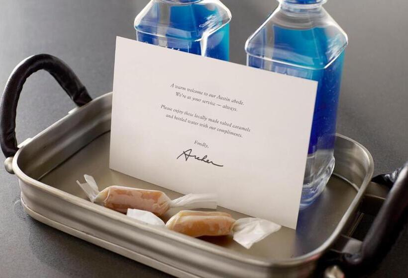 غرفة قياسية رباعية, Archer Hotel Austin