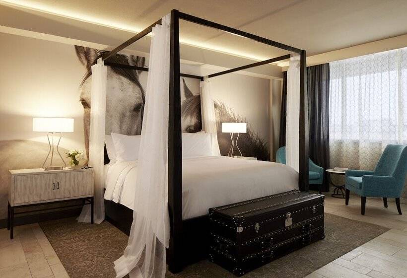 جناح مزوَّد بشرفة, Archer Hotel Austin