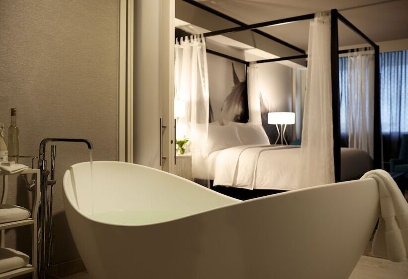 جناح مزوَّد بشرفة, Archer Hotel Austin