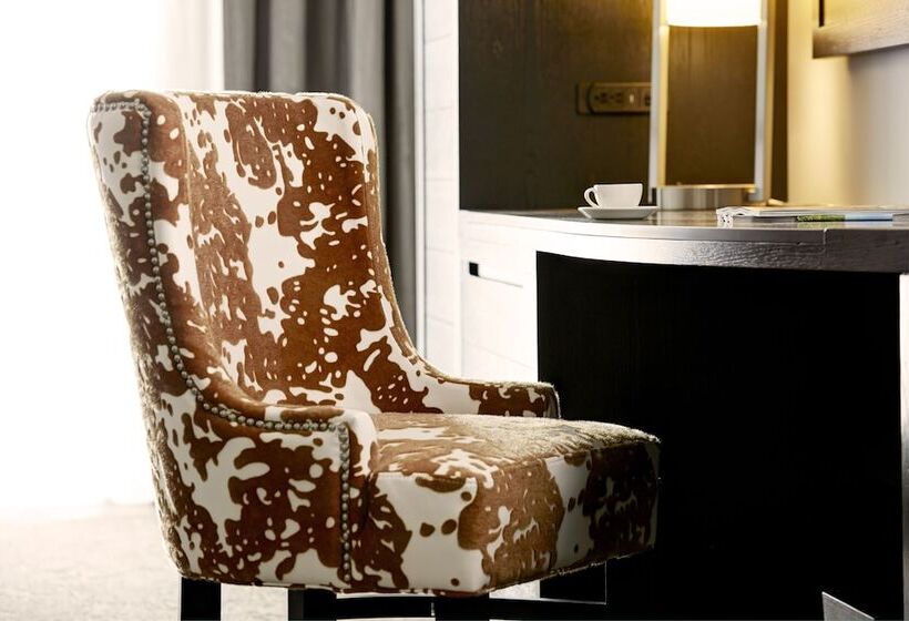 جناح مزوَّد بشرفة, Archer Hotel Austin