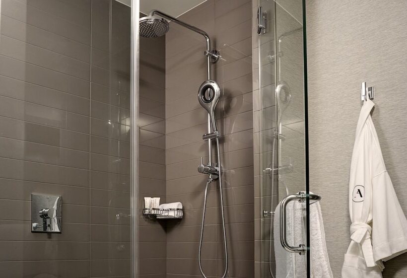 جناح مزوَّد بشرفة, Archer Hotel Austin