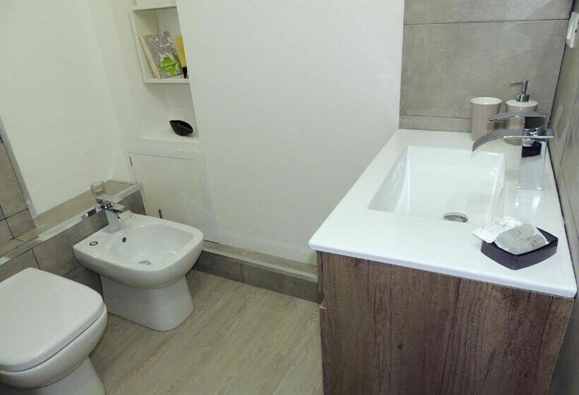 豪华房间, In Itinera