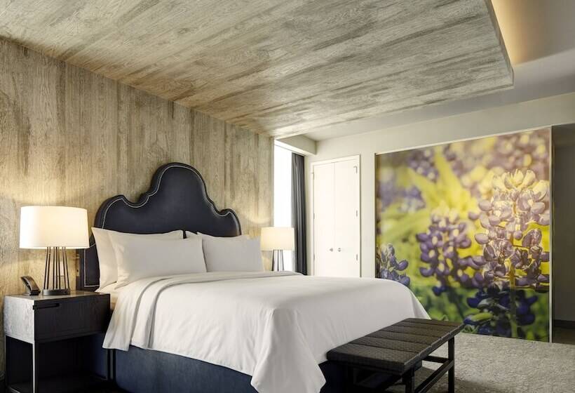جناح مزوَّد بشرفة, Archer Hotel Austin