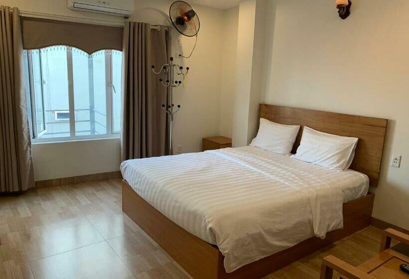 اتاق سوپریور, Dragon Airport