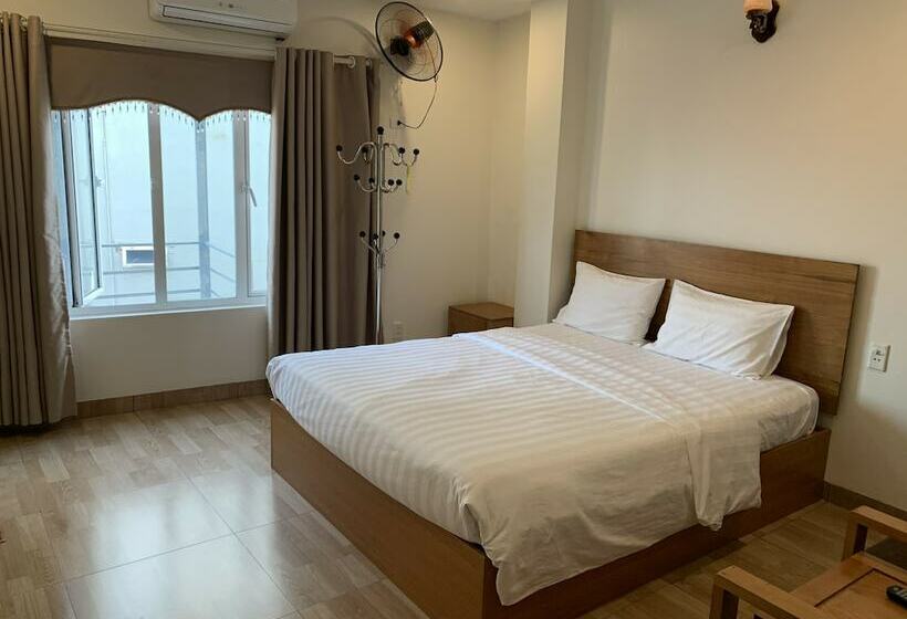 اتاق سوپریور, Dragon Airport