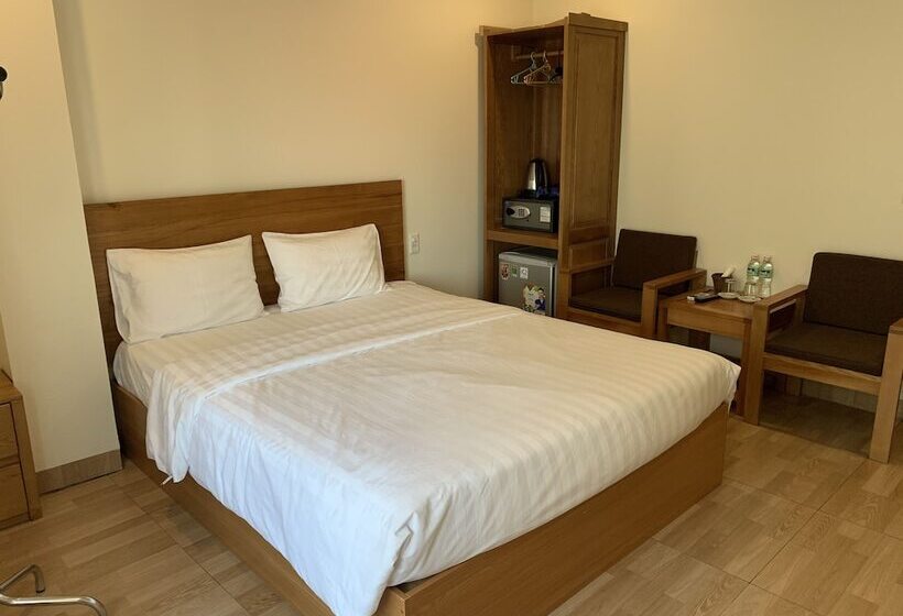 اتاق سوپریور, Dragon Airport