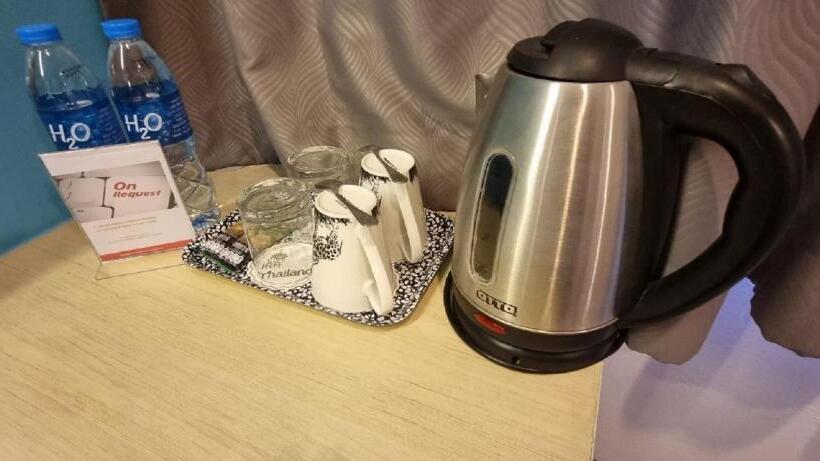 Quarto Deluxe com Sacada, Icheck Inn Chill Patong