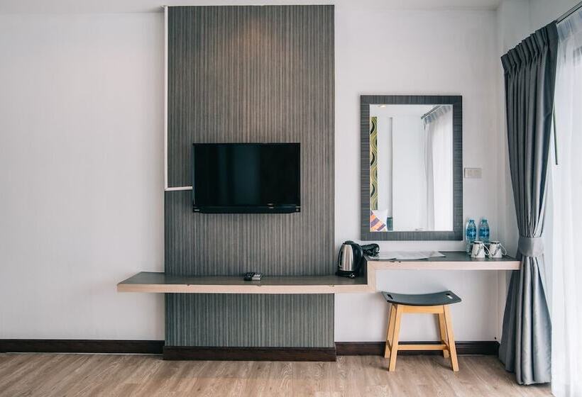 Quarto Deluxe com Sacada, Icheck Inn Chill Patong